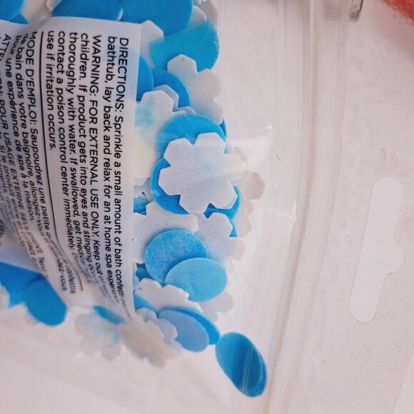 Holiday Bath Bundle Christmas Snowflake Bath Confetti & Candy Cane Hand Cream - Picture 7 of 7